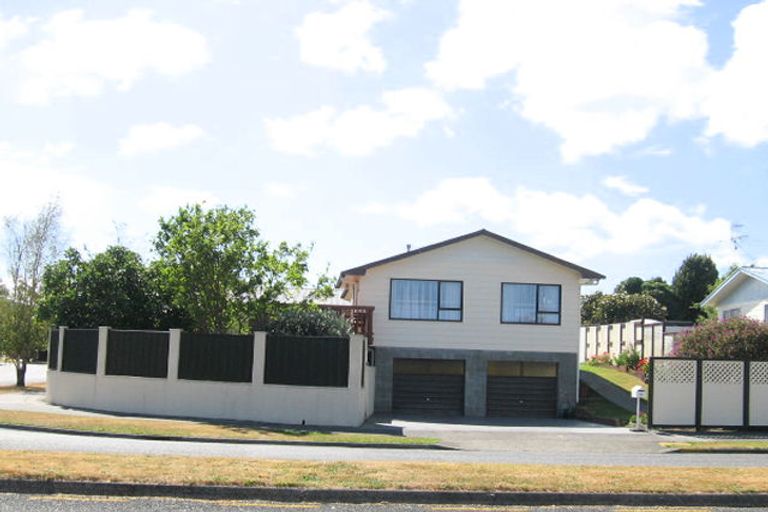 Photo of property in 10 Turon Crescent, Totara Park, Upper Hutt, 5018