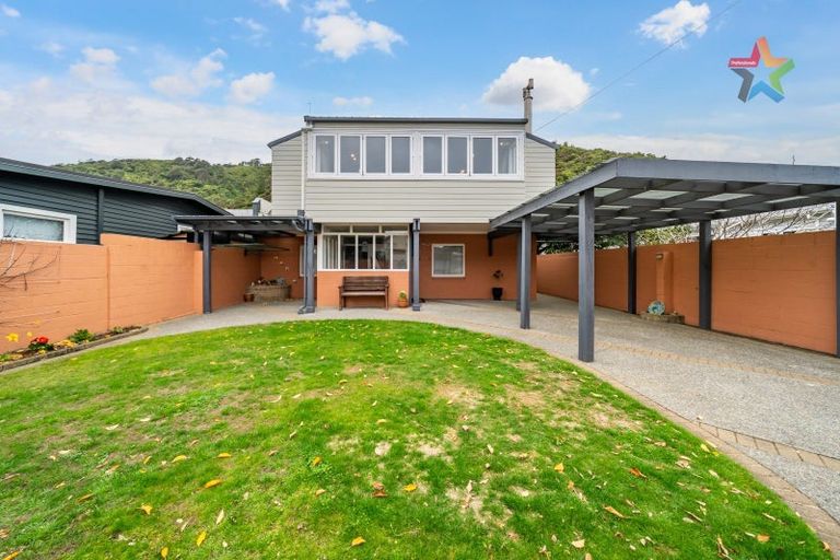 Photo of property in 57 Oroua Street, Eastbourne, Lower Hutt, 5013