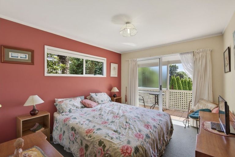 Photo of property in 6a Leatham Avenue, Strandon, New Plymouth, 4312
