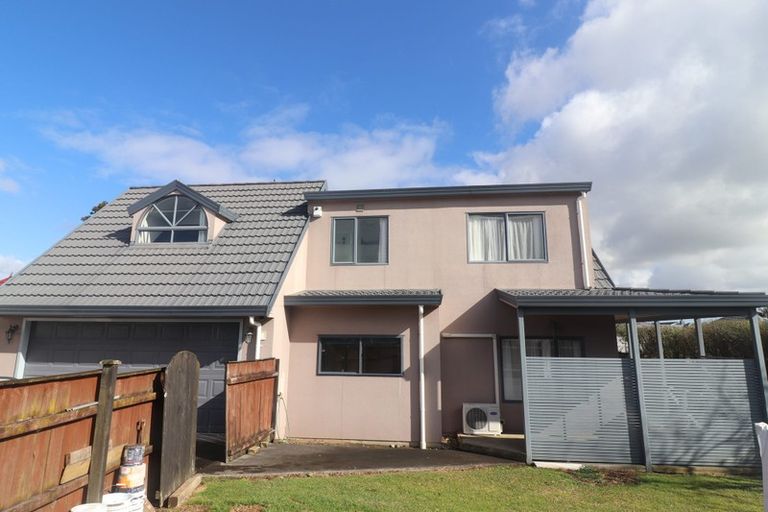 Photo of property in 1/4 Mickle Street, Te Atatu South, Auckland, 0610