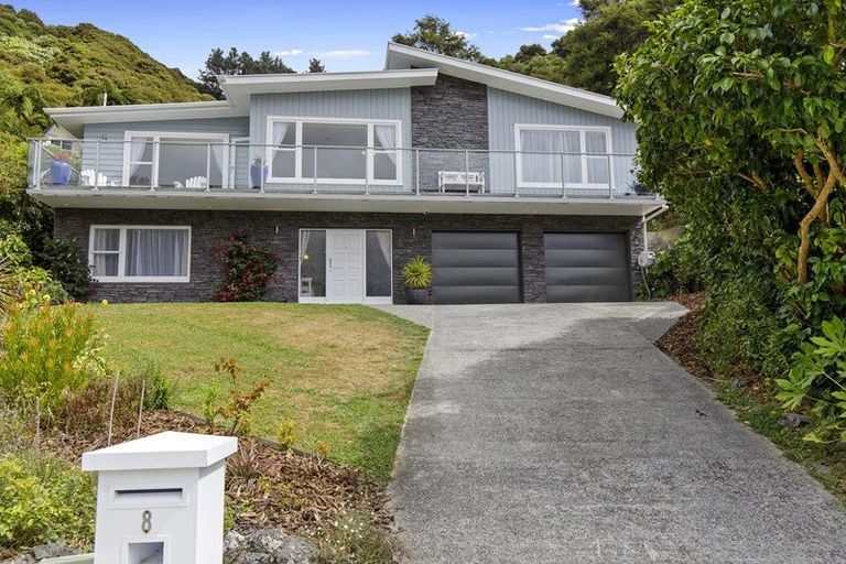 Photo of property in 8 Volkner Grove, Waterloo, Lower Hutt, 5011