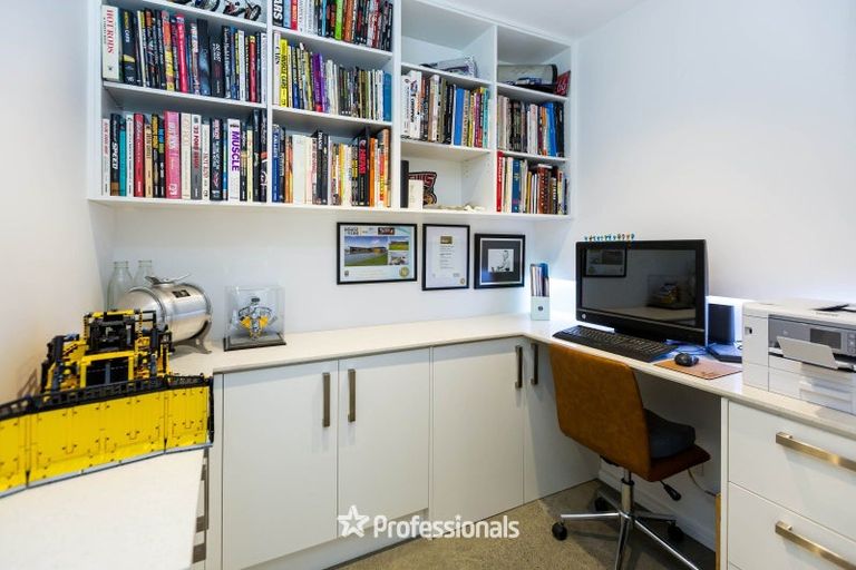 Photo of property in 49 Mount Marua Drive, Maymorn, Upper Hutt, 5018