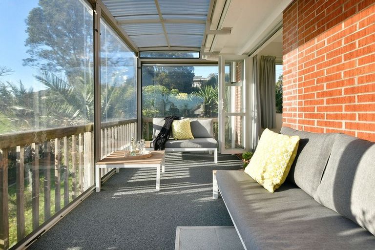 Photo of property in 15 Hand Road, Helensville, 0800