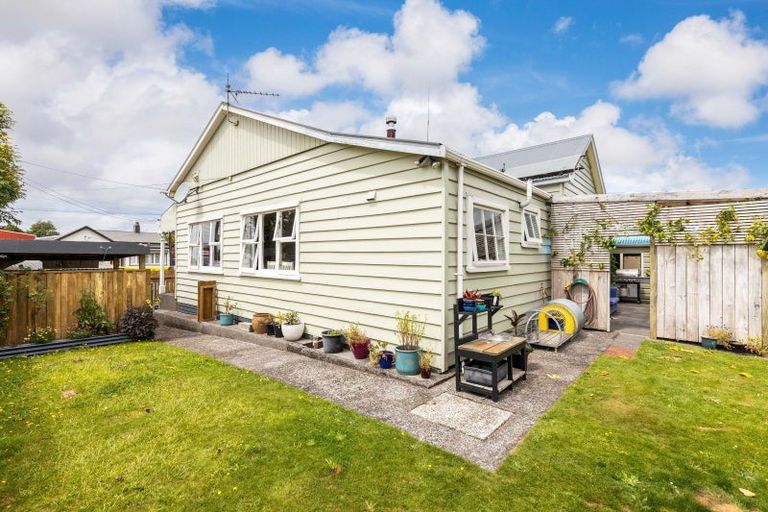 Photo of property in 22 Cutfield Street, Inglewood, 4330