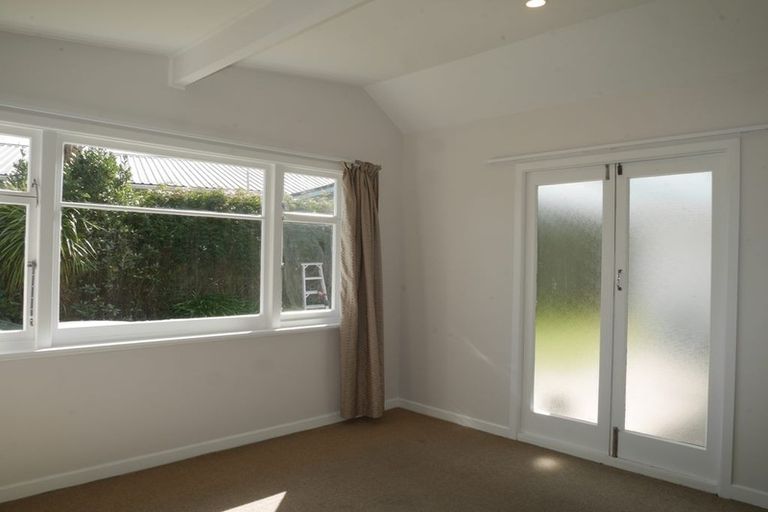 Photo of property in 74 Matai Road, Raumati South, Paraparaumu, 5032