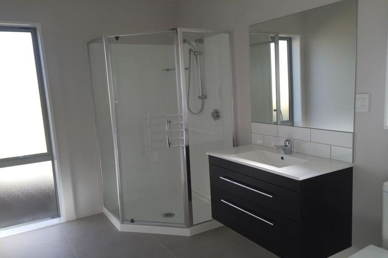 Photo of property in 3 Bradwell Crescent, Halswell, Christchurch, 8025