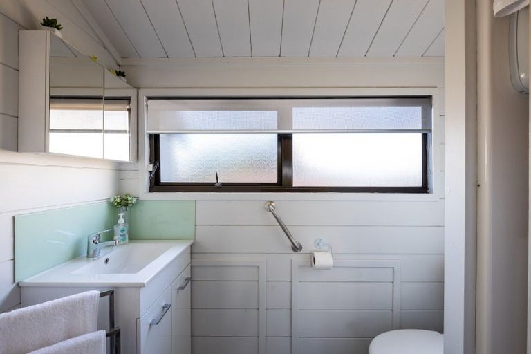 Photo of property in 3 Ngarue Place, Waitara, 4320