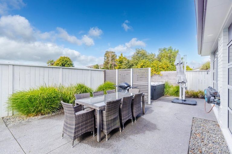 Photo of property in 54 Chedworth Avenue, Chedworth, Hamilton, 3210