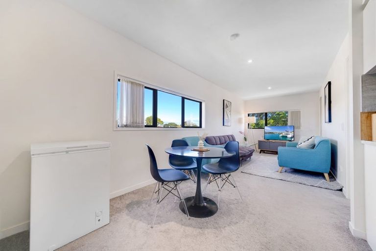 Photo of property in 206/8 Gray Avenue, Mangere East, Auckland, 2024