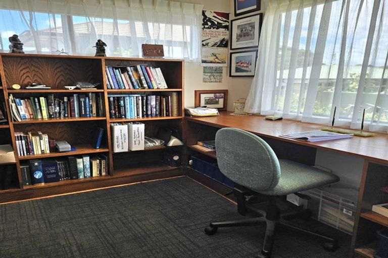 Photo of property in 11 Laing Place, Otumoetai, Tauranga, 3110