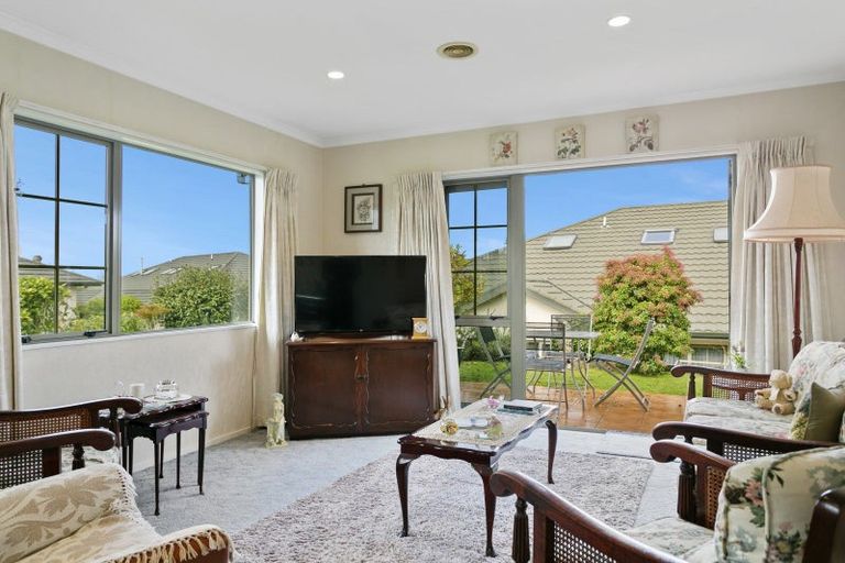 Photo of property in 10 Lakeridge Close, Rangatira Park, Taupo, 3330