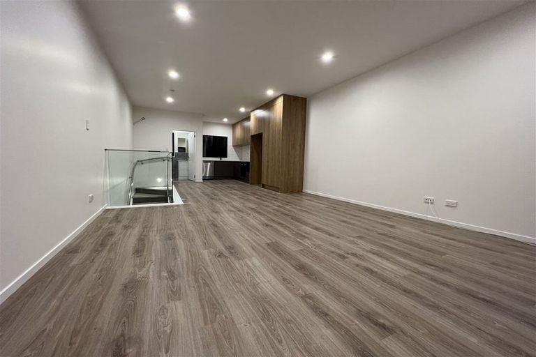 Photo of property in 6 Kari Lane, Kumeu, 0810