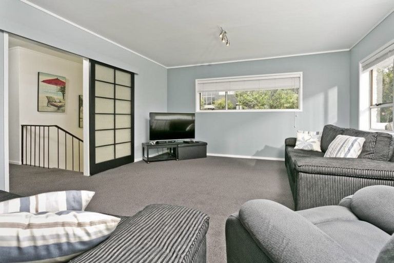 Photo of property in 2/77 Stanaway Street, Hillcrest, Auckland, 0627