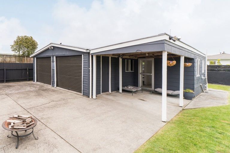 Photo of property in 9 Hinau Place, Cloverlea, Palmerston North, 4412