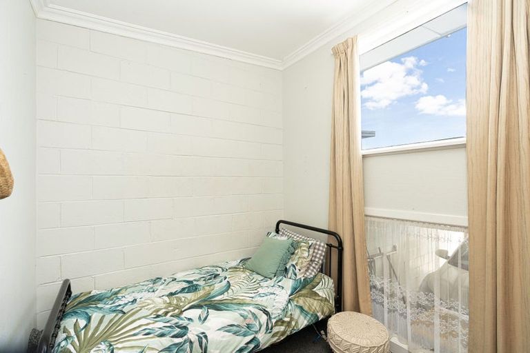 Photo of property in 8 Royal Place, Levin, 5510