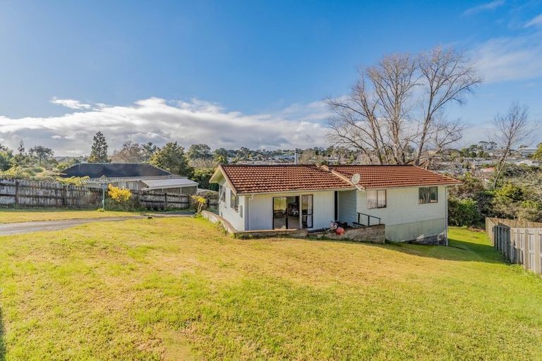 Photo of property in 46 Chislehurst Street, Henderson, Auckland, 0612