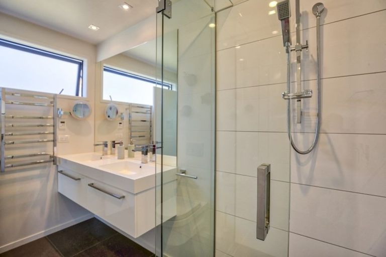 Photo of property in 2a Niger Street, Wanaka, 9305