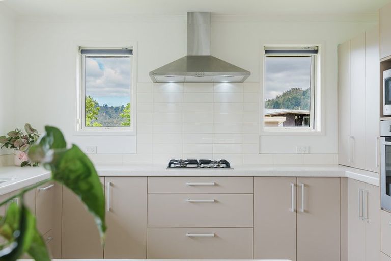 Photo of property in 100 Estuary View, Whangamata, 3620