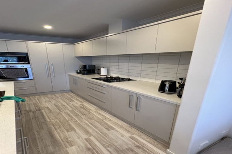 Photo of property in 98 Matairangi Avenue, Totara Heights, Auckland, 2105