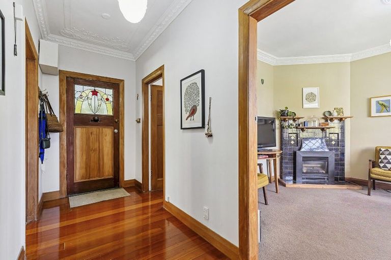 Photo of property in 111 Eden Street, Island Bay, Wellington, 6023