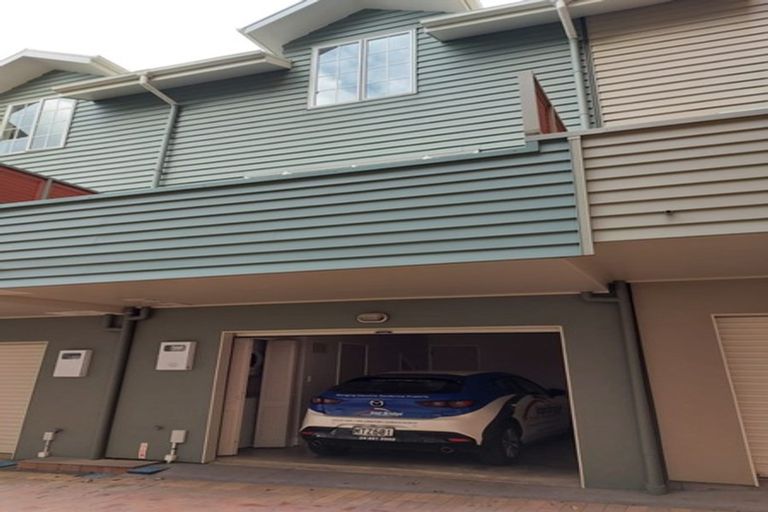 Photo of property in 64 Pipitea Street, Thorndon, Wellington, 6011