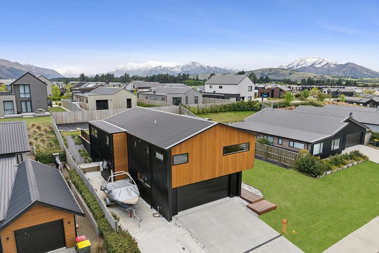 Photo of property in 41 Mount Linton Avenue, Wanaka, 9305