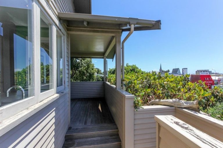 Photo of property in 35 Lemon Street, New Plymouth, 4310