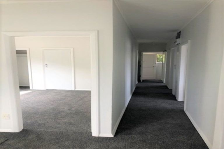 Photo of property in 35 Cavendish Square, Strathmore Park, Wellington, 6022