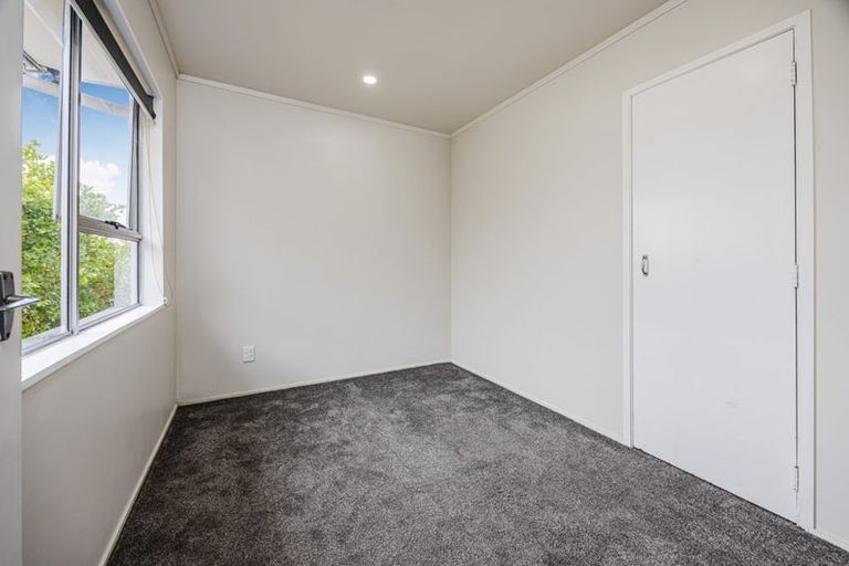 Photo of property in 2/60 Moncrieff Avenue, Clendon Park, Auckland, 2103