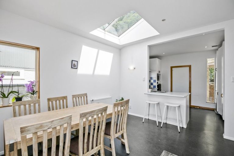 Photo of property in 103 Breaker Bay Road, Breaker Bay, Wellington, 6022