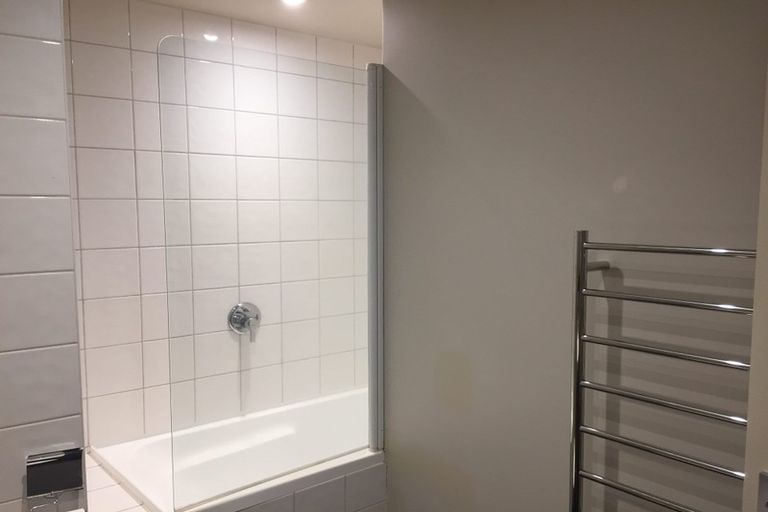 Photo of property in Gerondis Bldg Apartments, 408/60 Willis Street, Wellington Central, Wellington, 6011