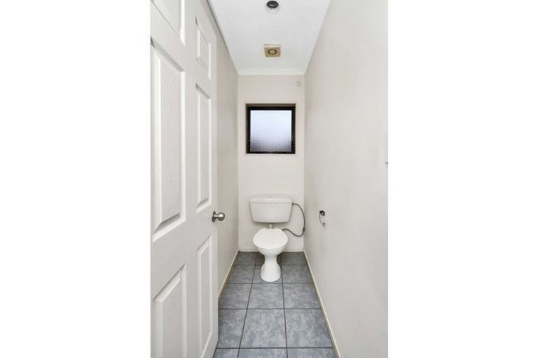 Photo of property in 72b Manuroa Road, Takanini, 2112