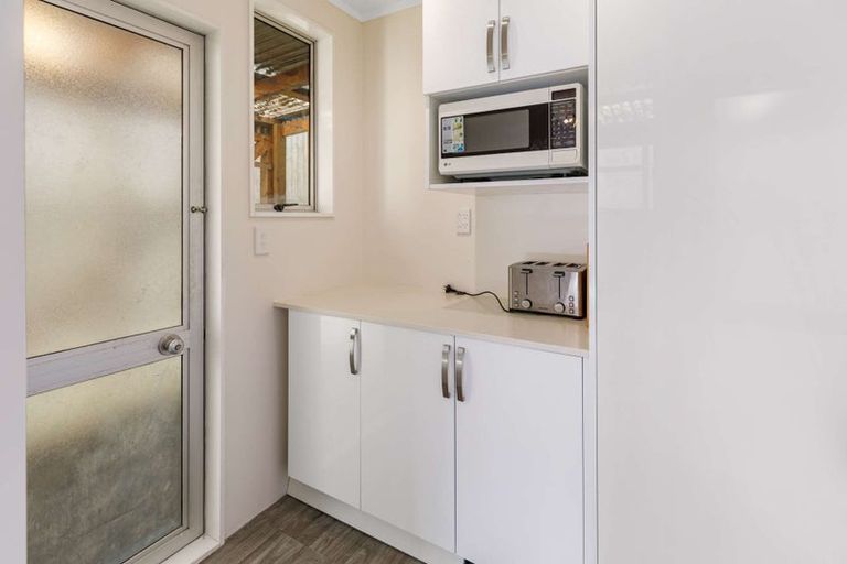 Photo of property in 121 Weraroa Road, Waverley, 4510