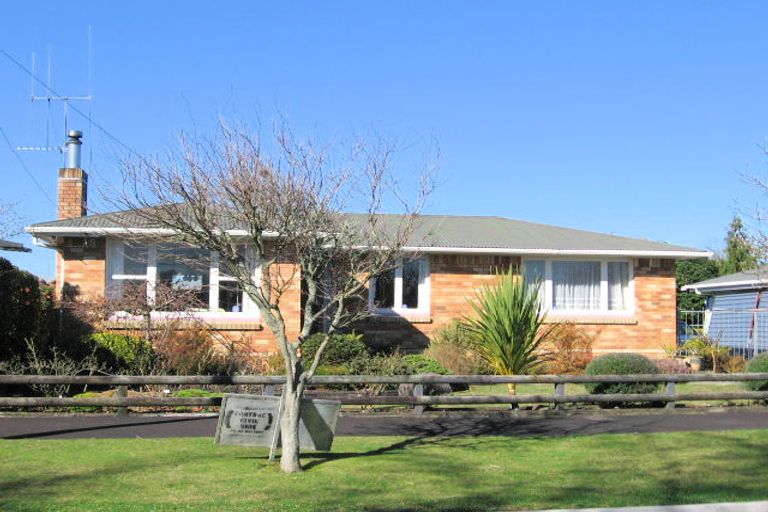 Photo of property in 27 Cotton Street, St Andrews, Hamilton, 3200