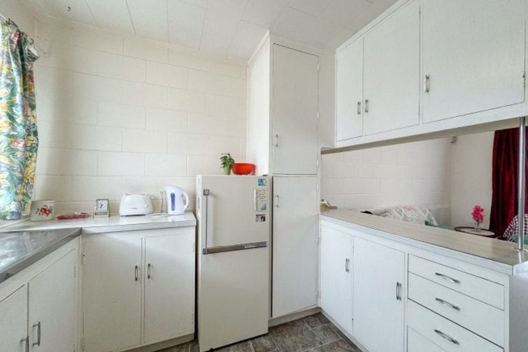 Photo of property in 6c Washington Square, Paeroa, 3600