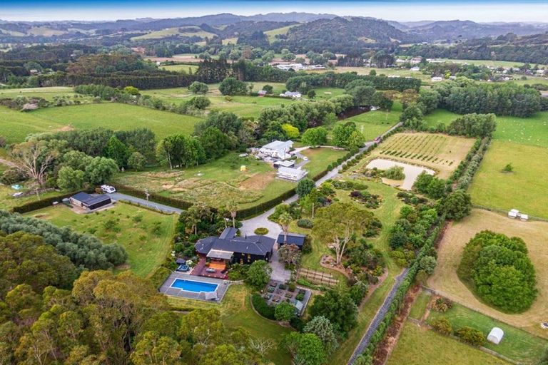 Photo of property in 1079 Kahikatea Flat Road, Waitoki, Kaukapakapa, 0871