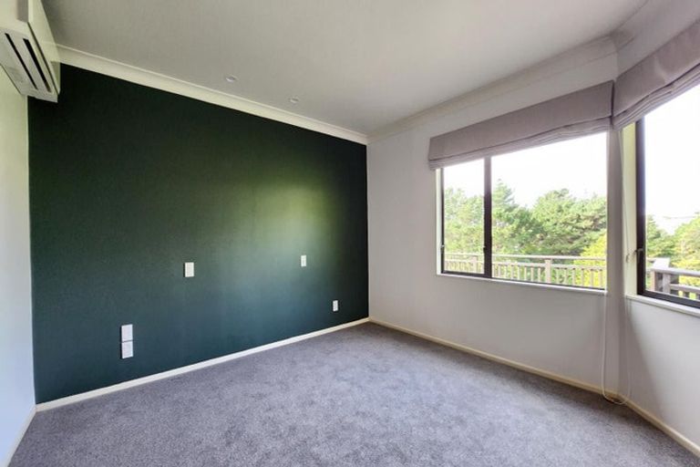 Photo of property in 6a Marjory Close, Broadmeadows, Wellington, 6035