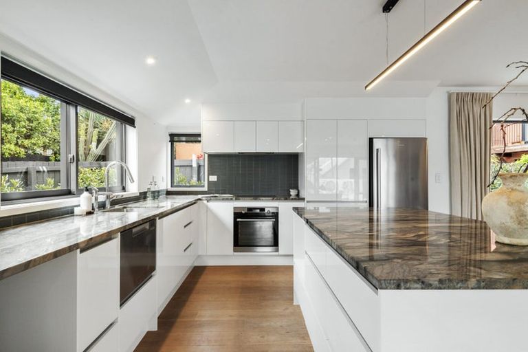 Photo of property in 2/2 Omana Road, Milford, Auckland, 0620