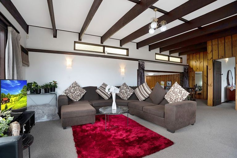 Photo of property in 2/20 Humphrey Kemp Avenue, Henderson, Auckland, 0612