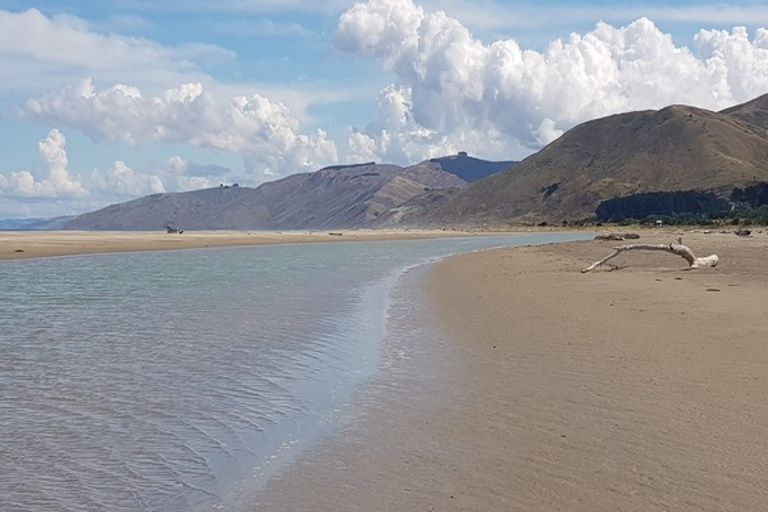 Photo of property in 10 Seaview Road, Herbertville, Dannevirke, 4970