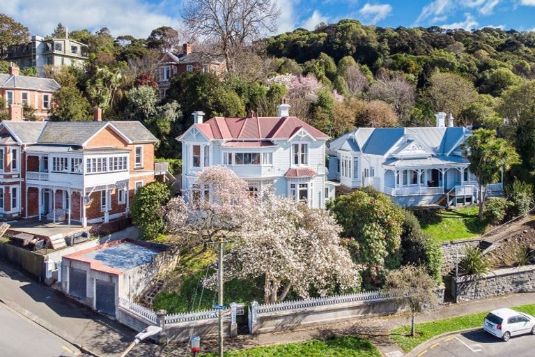 Photo of property in 2 Royal Terrace, Dunedin Central, Dunedin, 9016