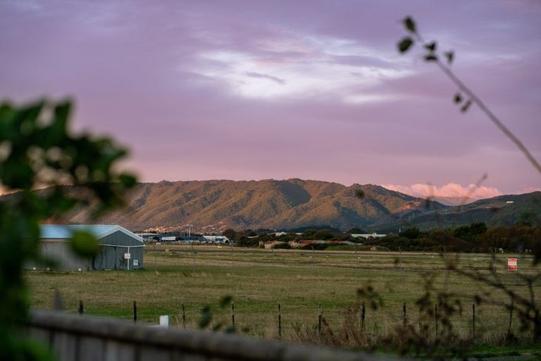 Photo of property in 2 Patterson Lane, Raumati Beach, Paraparaumu, 5032