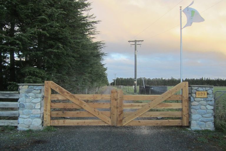 Photo of property in 123 Racecourse Road, Amberley, 7482