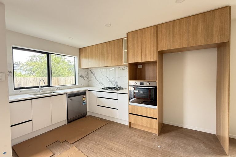 Photo of property in 40 Normanton Street, Glenfield, Auckland, 0629