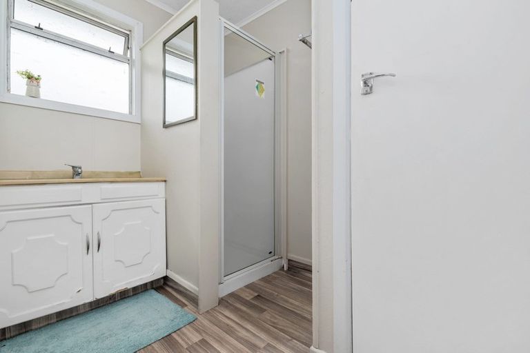 Photo of property in 33b Kawaha Point Road, Fairy Springs, Rotorua, 3015