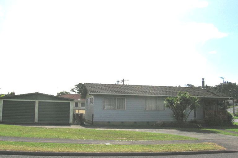 Photo of property in 1 Sabot Place, Massey, Auckland, 0614