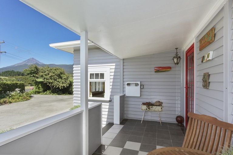 Photo of property in 1444 Carrington Road, Hurworth, New Plymouth, 4371