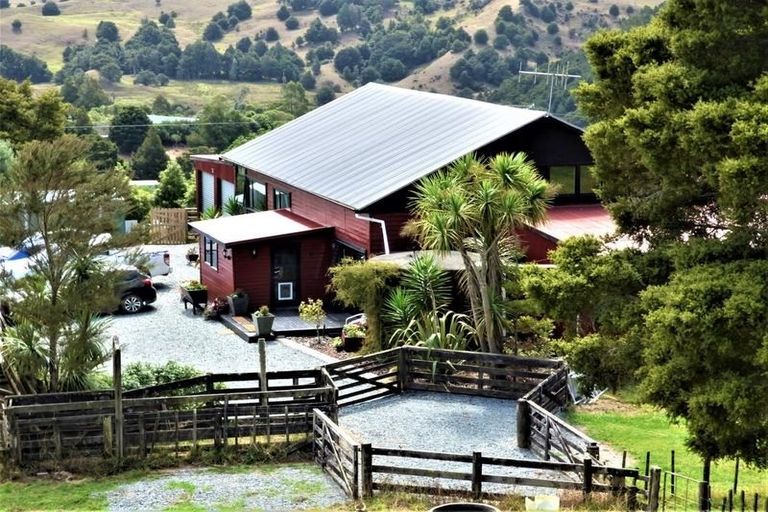 Photo of property in 593 Ormiston Road, Waipu, 0582