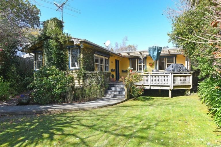 Photo of property in 2a Pempsey Street, Silverstream, Upper Hutt, 5019