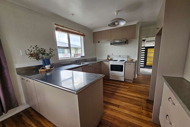 Photo of property in 13 Saint Annes Street, Levin, 5510